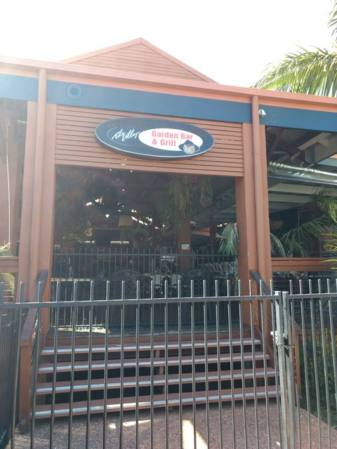 Village Garden Bar & Grill - Queensland Tourism 0