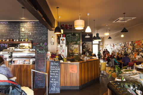 A Bite To Eat - QLD Tourism 2