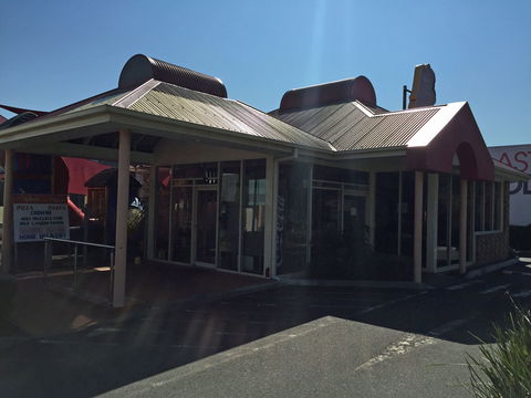 Darcy's Licensed Restaurant - QLD Tourism 0