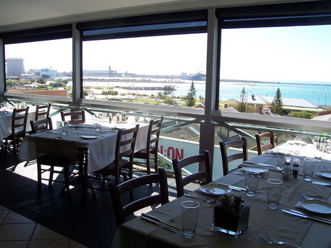 HarbourView Restaurant And Bar - Queensland Tourism 0