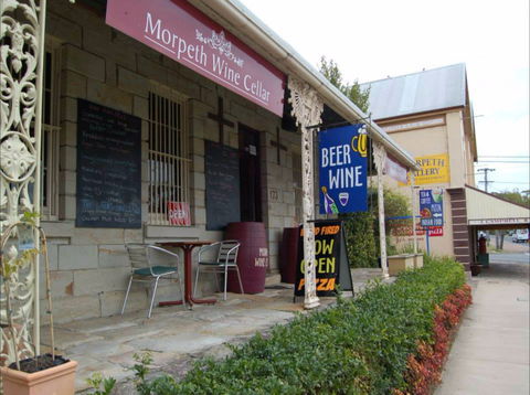Morpeth Wine Cellars And Moonshine Distillery - Queensland Tourism 0
