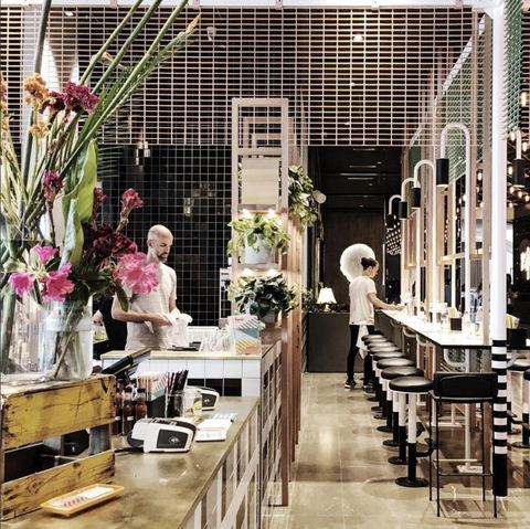 Fonda - Chadstone - Queensland Tourism 0