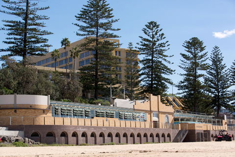 Northbeach Pavilion Pizza Restaurant, Bar And Kiosk - Queensland Tourism 1