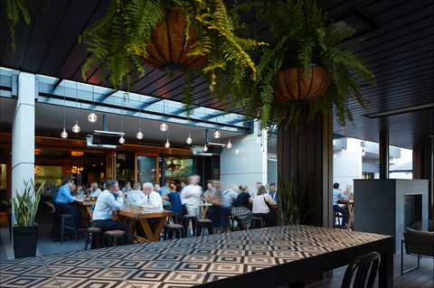 Ostani Lounge, Bar & Restaurant - Queensland Tourism 1