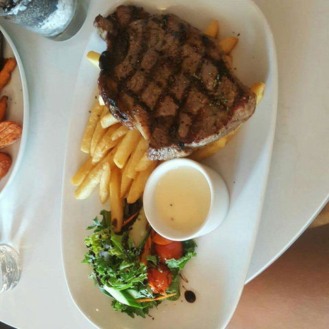 Restaurant At Rose Hotel - QLD Tourism 0