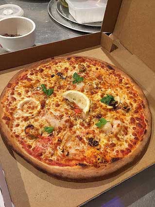 St Loui's Pizza & Pasta - Queensland Tourism 0
