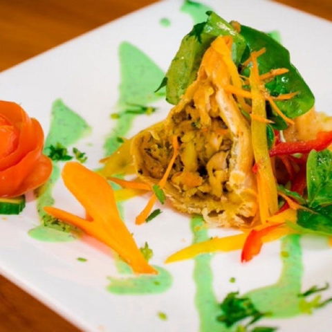 Bombay On The Beach - QLD Tourism 0