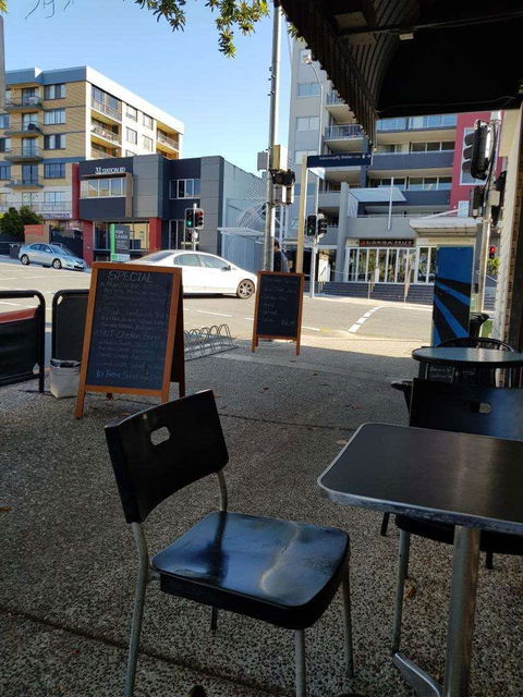 Corner Cafe 26 - Queensland Tourism 0
