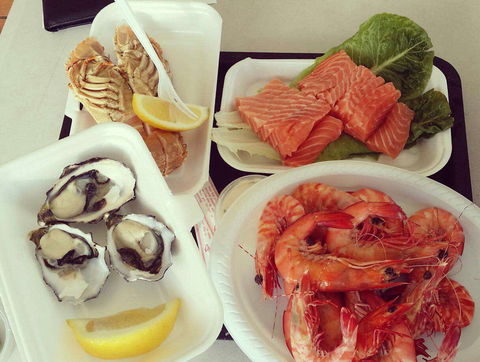 Fisheries On The Spit - Queensland Tourism 0
