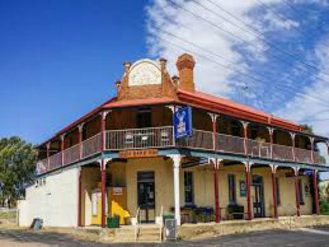 Ironbark Inn - QLD Tourism 0