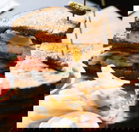 5five - Queensland Tourism