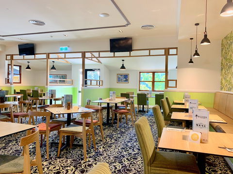 Bay Central Tavern - Queensland Tourism 0