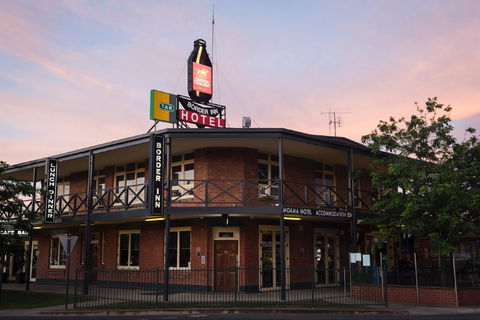 Border Inn Hotel - QLD Tourism 0