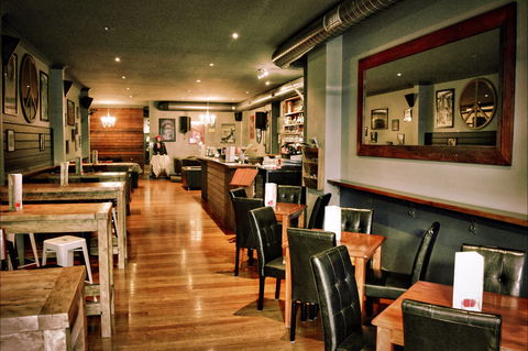 Bottlerocket Bar And Cafe - Queensland Tourism 2
