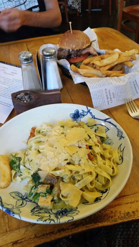 Jamberoo Pub - Queensland Tourism 0