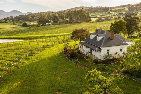 Kate Hill Wines - Queensland Tourism 0