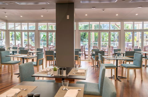 Poolside Restaurant And Bar - Queensland Tourism 2