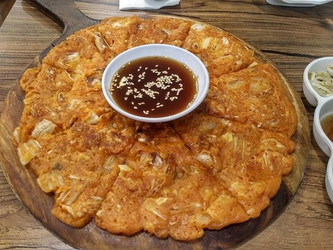 Yami Yami - QLD Tourism 0