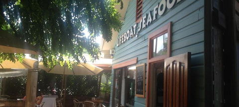 Lifeboat Seafood - QLD Tourism 3