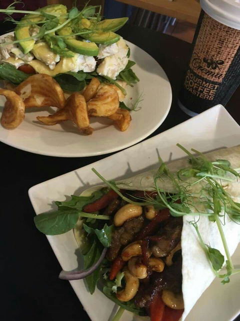 Onshore Cafe - Queensland Tourism 4