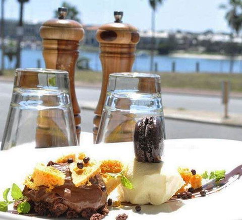 Tradewinds Bar & Bistro - Queensland Tourism 4