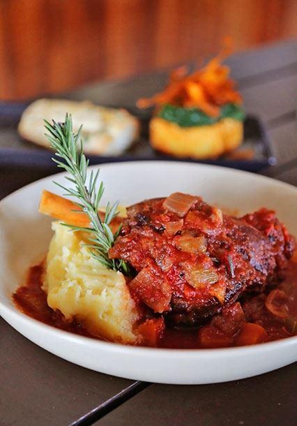 Tradewinds Bar & Bistro - Queensland Tourism 8