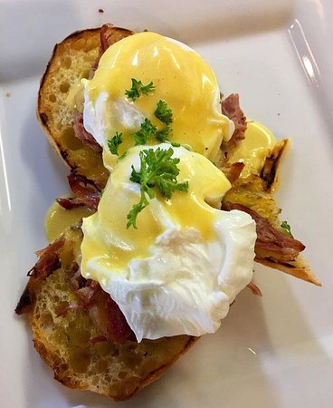 The Main Corner - QLD Tourism 0