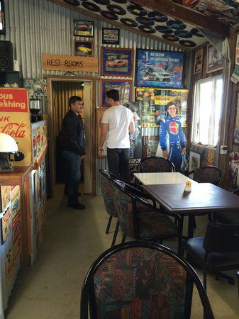 Pitstop On Mt Mee - Queensland Tourism 0