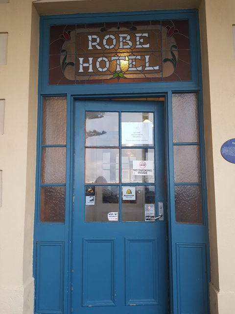 Robe Hotel - QLD Tourism 1