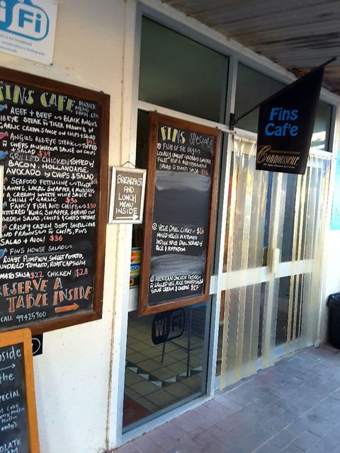 Fins Cafe - Queensland Tourism 4