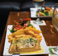 Dollys Bar  The Hibiscus Tavern - Queensland Tourism