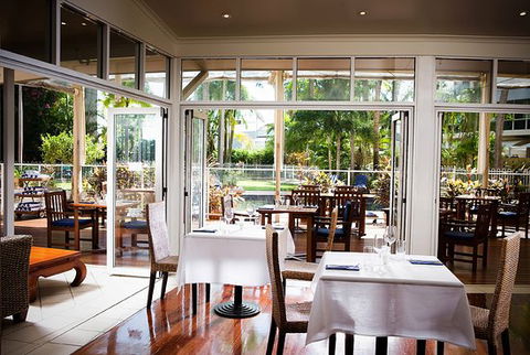 Poolside Restaurant - Queensland Tourism 0