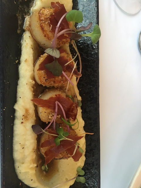 Domani's Cafe Restaurant Bar - QLD Tourism 1