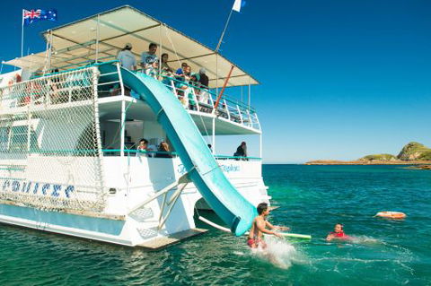 Moonshadow–TQC Cruises - QLD Tourism 2