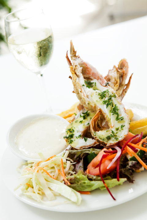 Point Cartwright Seafood Market - Queensland Tourism 1