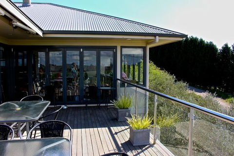 McVitty Grove Cafe & Restaurant - QLD Tourism 0