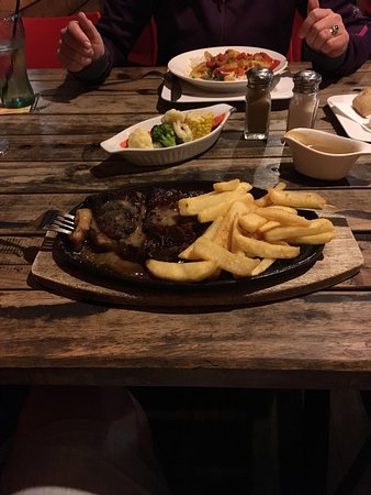 The Caves Country Pub - Queensland Tourism 5
