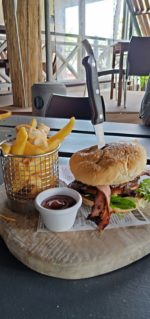 The Caves Country Pub - Queensland Tourism 6