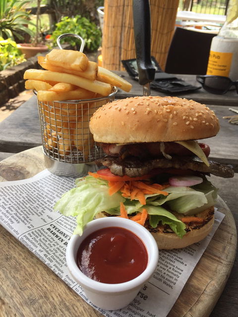 The Caves Country Pub - Queensland Tourism 11