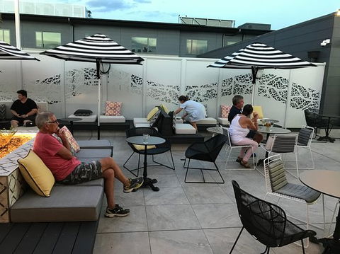 Smoky’s Bar & Grill - QLD Tourism 0