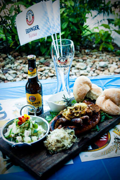 Denmans Beer Cafe - Queensland Tourism 0