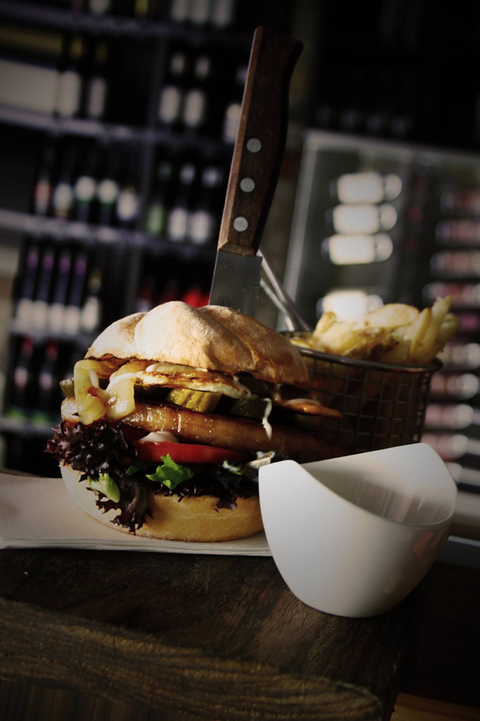 Denmans Beer Cafe - Queensland Tourism 1