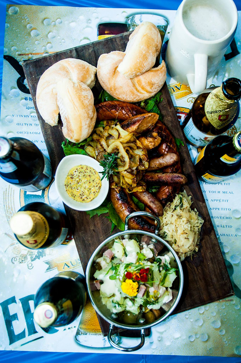 Denmans Beer Cafe - Queensland Tourism 4