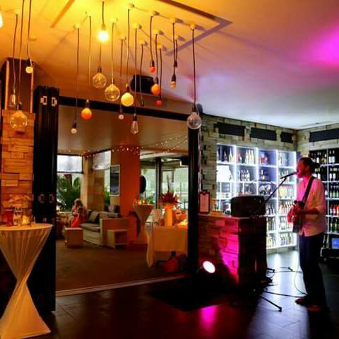 Denmans Beer Cafe - Queensland Tourism 7