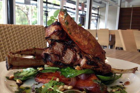 Empire Bay Tavern - Queensland Tourism 2