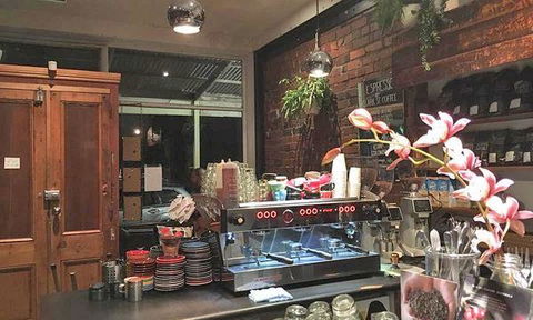 Cormorant Bay Cafe - Queensland Tourism 17
