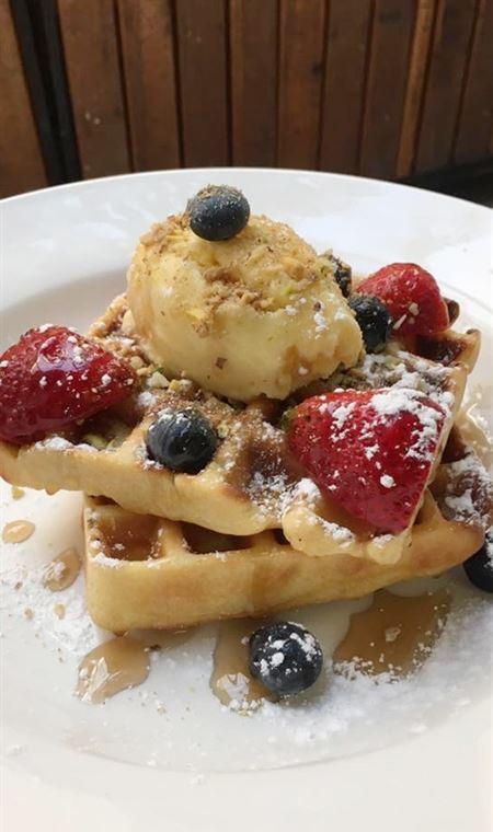 Cormorant Bay Cafe - Queensland Tourism 4