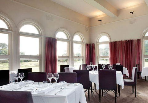 Albert Park Hotel - QLD Tourism 7