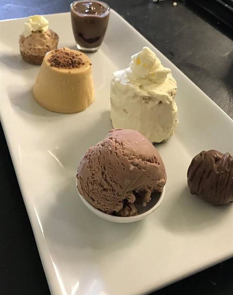 Cottontails Restaurant And Winery - QLD Tourism 9