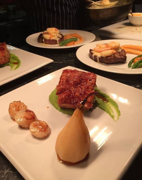 Cottontails Restaurant And Winery - QLD Tourism 10